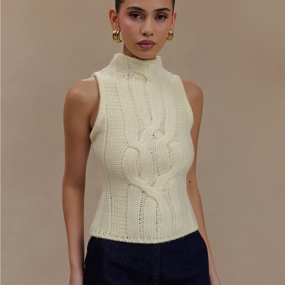 Elegant Cream Sleeveless Sweater